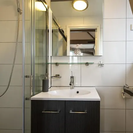 Great Location In City Center Гостевой дом *